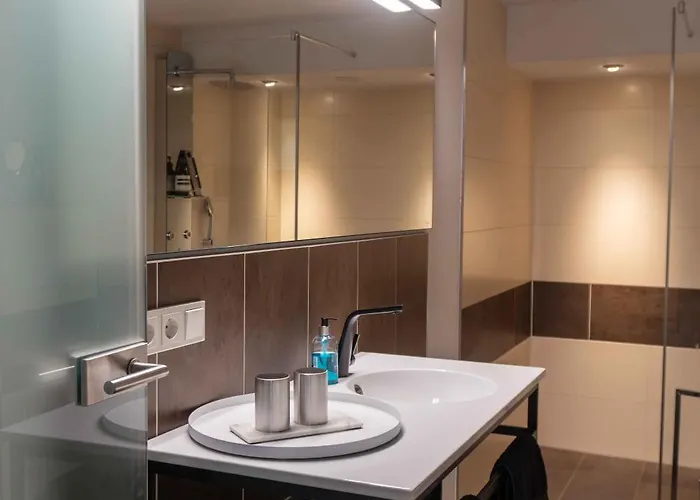 Luna Трабен-Трарбах